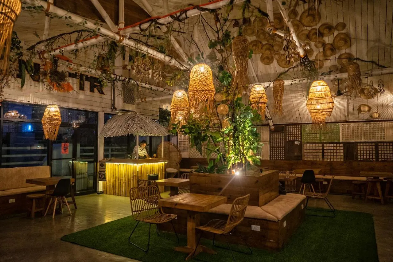 **** Hotel Connector Hostel Makati City Philippines