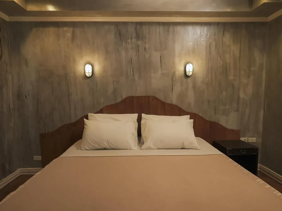 Connector Hostel Makati City Hotel